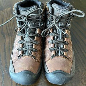 SOLD / KEEN Waterproof Hiking Boots